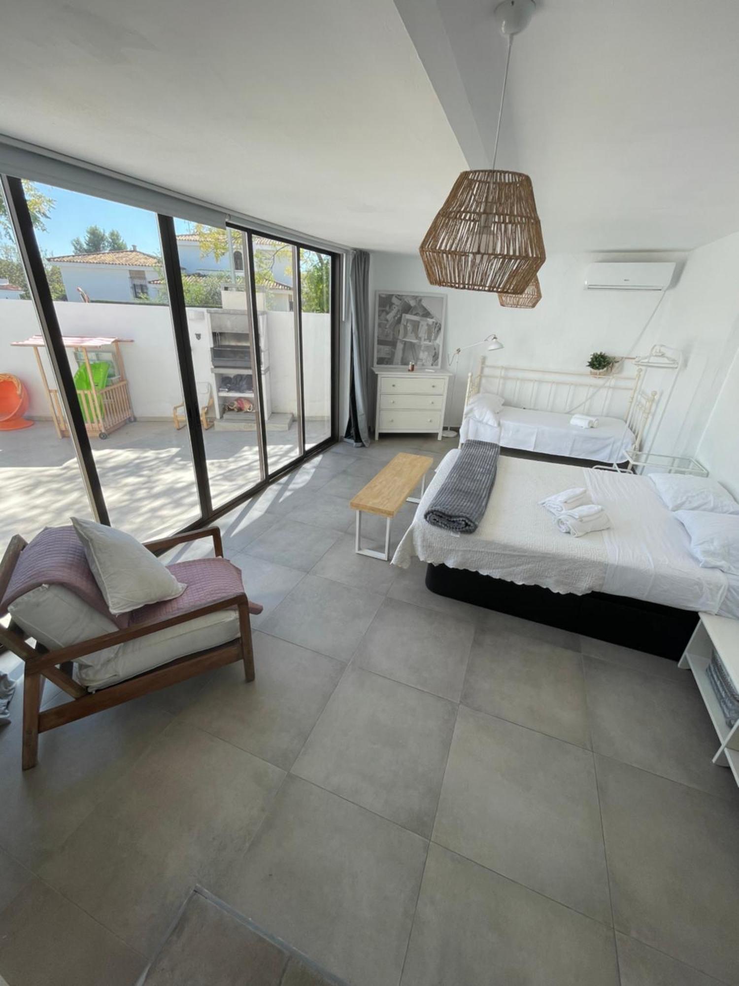 Mediterranean House - Privadas En Casa Compartida Alloggio in famiglia
